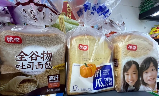 桃李面包“面里藏刀”上热搜，“面包第一股”如何“桃李”天下？
